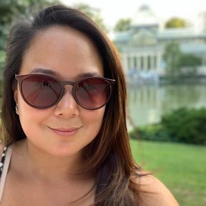 Meet your Posher, Deborah